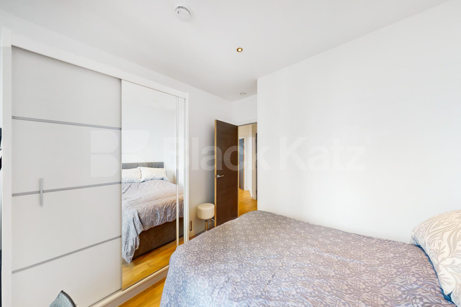 Stylish & contemporary & boasting 830 Sq. Ft. of living & entertaining space The Ceramic Building - Newington Causeway , Borough